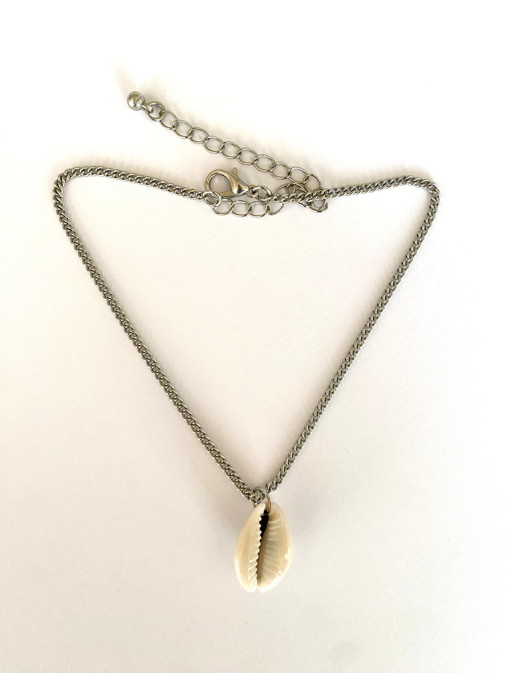 Chaîne argentée pendentif cauri