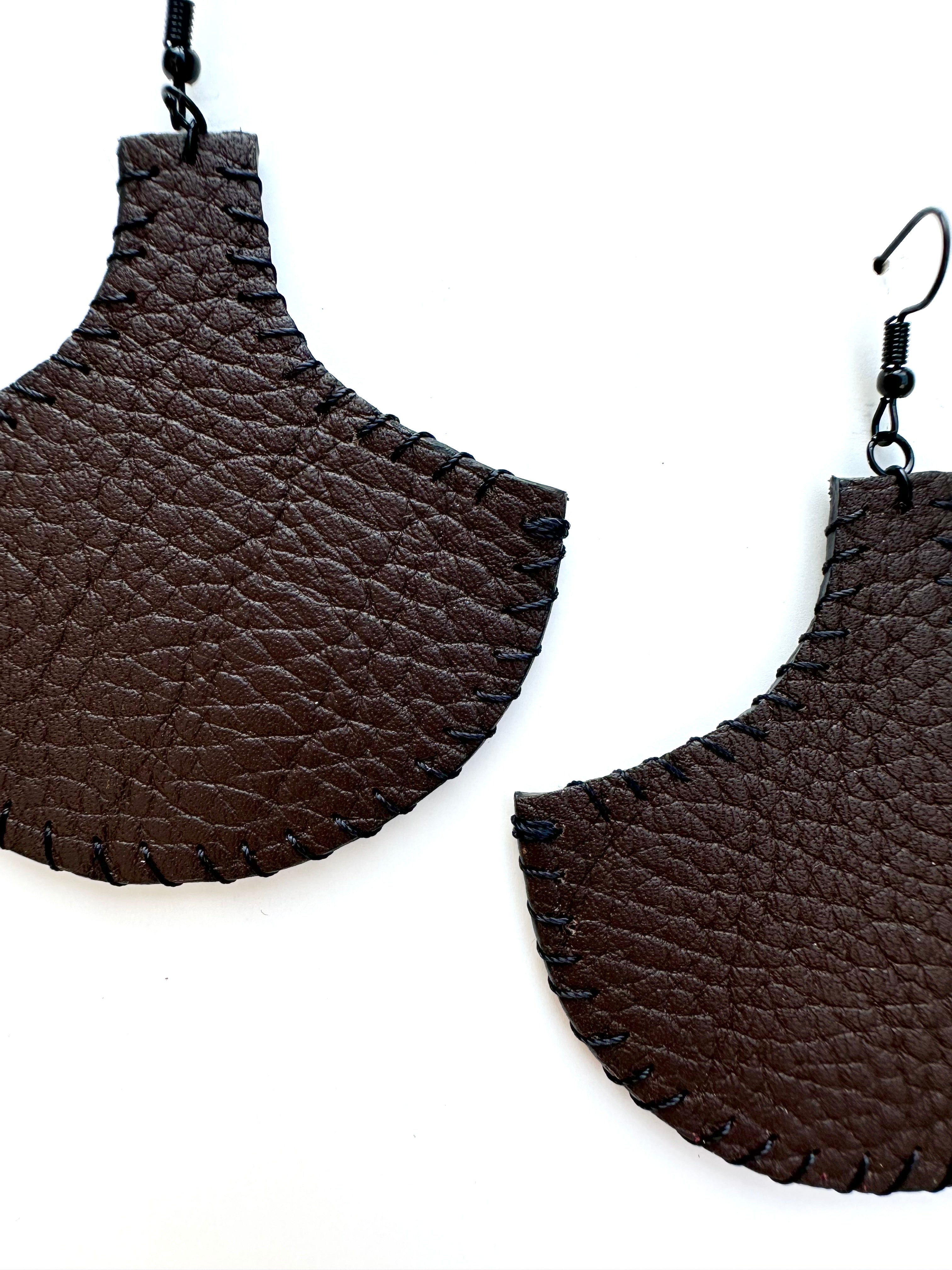 Boucles d’oreilles en cuir grainé ORIGINE