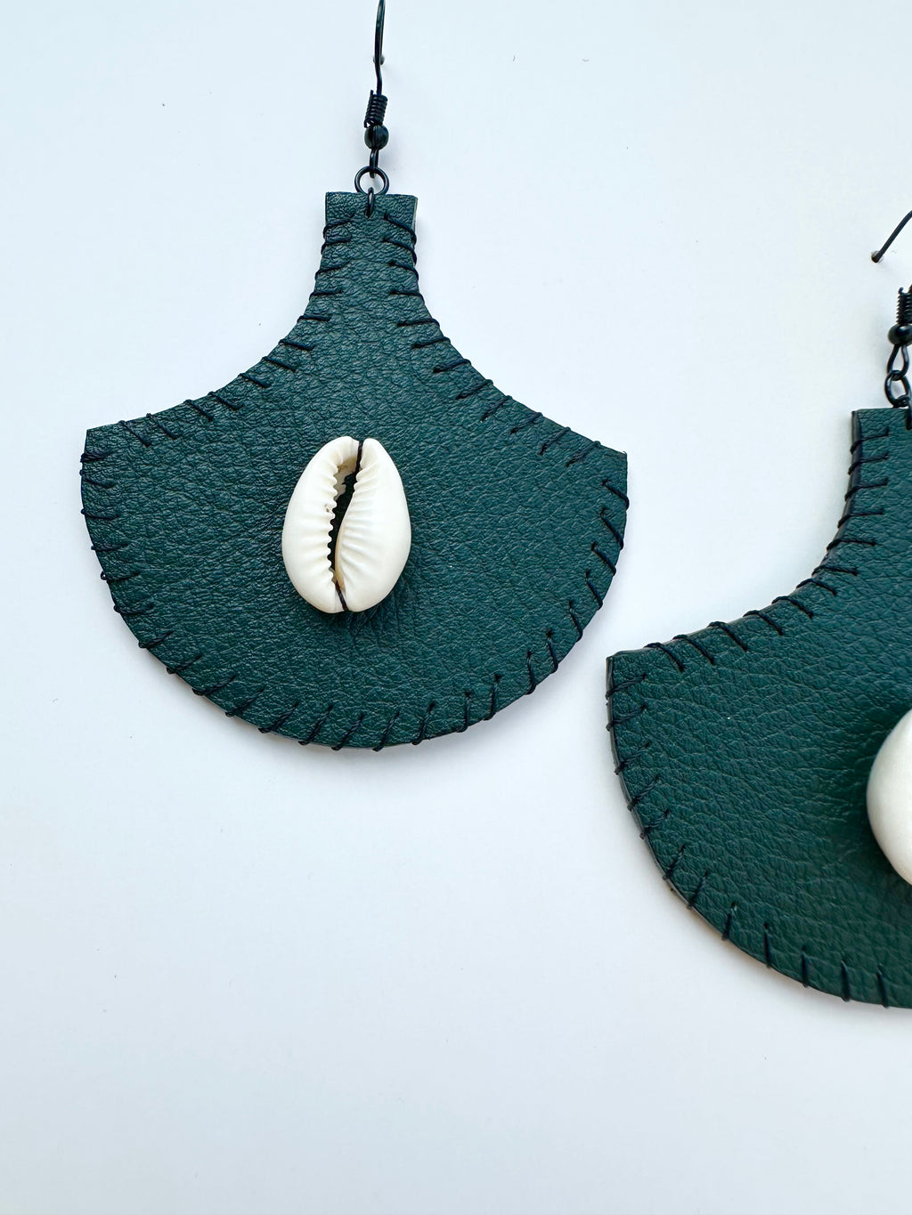 Boucles d’oreilles en cuir ORIGINE cauri